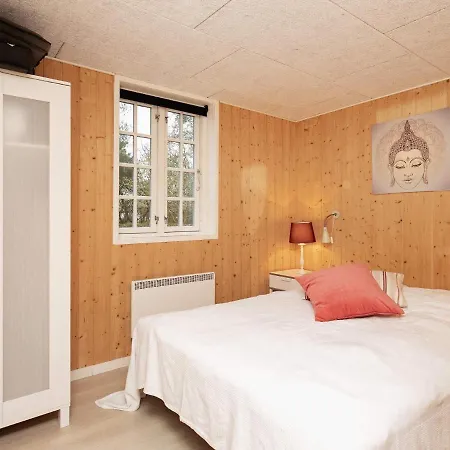 Five-Bedroom Holiday home in Blåvand 20 Semesterbostad *